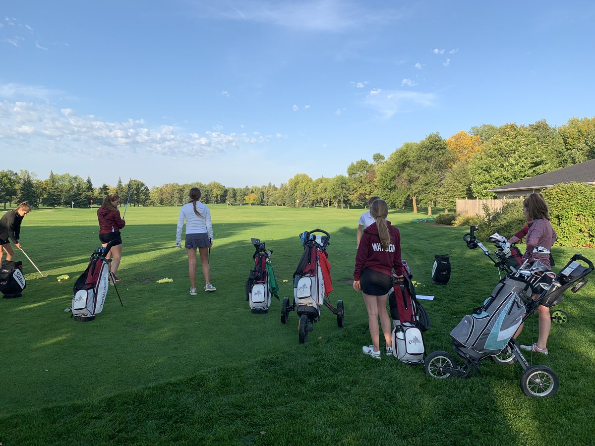 GFCGirlsGolf's tweet photo. After warming up on the range, Chloe Haakenson gets us going with a tee shot on 14 @FargoCCProShop https://t.co/CnGNoWe8Kt