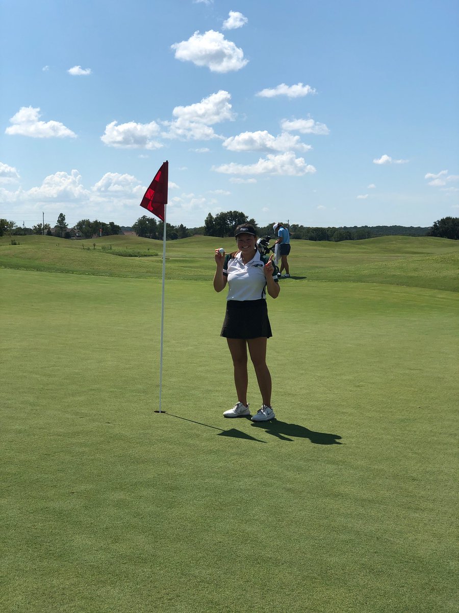 prosperhsgolf's tweet photo. 2019 Golf season was off to a great start led by senior @Emily_Golf17 she had her 2nd career Hole -in- one on #2 links and to led her first round finish 73 playing the last 6 holes -5 at the Heart of Texas! That led to a T26 with rds of 80-78 to finish! https://t.co/Lt9wSBEBPu