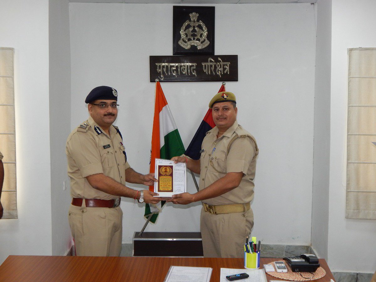 <a href="/sambhalpolice/">SAMBHAL POLICE</a> I.G.R.S जनसुनवाई पोर्टल पर ऑनलाइन शिकायती प्रार्थना पत्रों के समयबद्ध व गुणवत्तापूर्वक निस्तारण करने के लिए <a href="/digmoradabad/">DIG Range Moradabad</a> द्वारा आरक्षी अजीत सिंह तोमर व प्रयांकुल कुमार को उनके अनुकरणीय योगदान हेतु प्रशस्ति पत्र प्रदान किया गया <a href="/Uppolice/">UP POLICE</a> <a href="/dgpup/">DGP UP</a> <a href="/HomeDepttUP/">Testing</a>