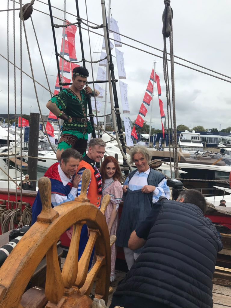 PantomimeNews's tweet photo. Press Launch for Peter Pan at @mayflower with @GrumbleweedsUK @DarrenDOfficial  @JaymiUJWorld @CassiCompton for @QdosPantomimes #Panto #Pantomime #PantomimeNews https://t.co/Dj1azjE02b