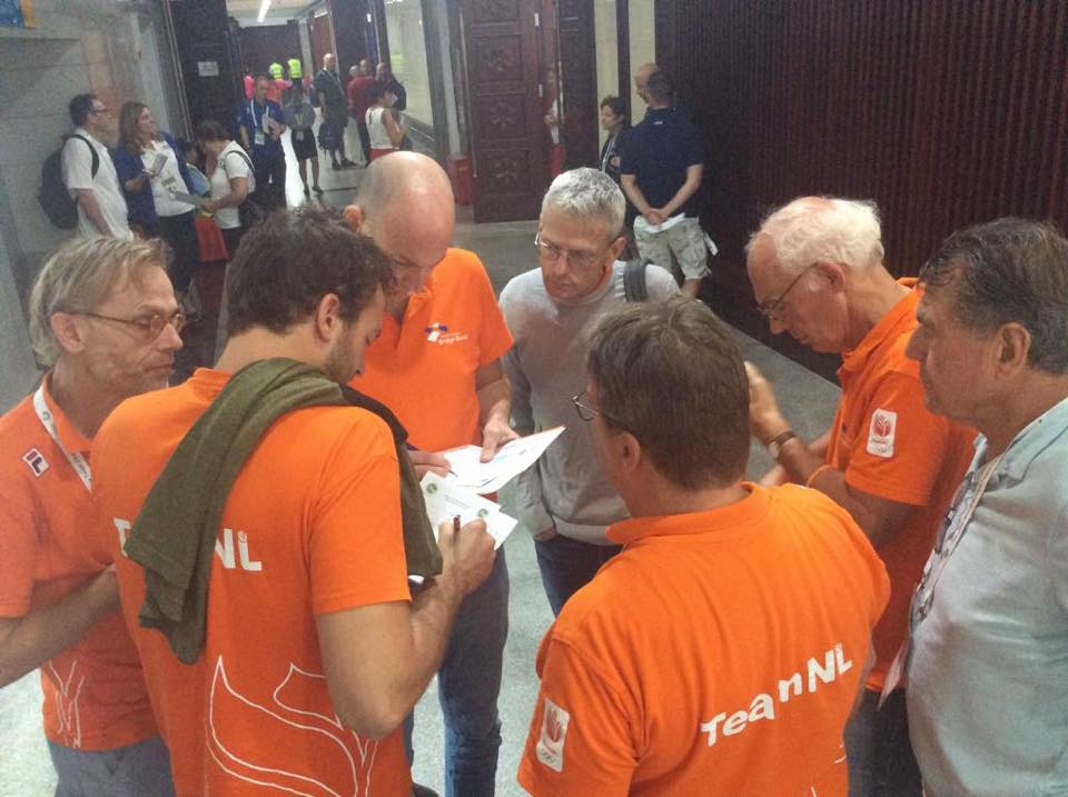 IMP_Bridge's tweet image. Nederland krijgt play-offs in zicht op #wkbridge in China. Met dramatisch spel – voor de tegenpartij. imp-bridge.nl/nieuws-archief…