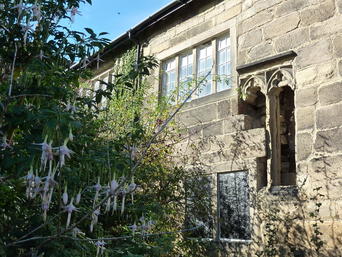 YorksVernacular's tweet image. The rather wonderful Calverley Old Hall (a @LandmarkTrust property) is open to visitors this coming weekend. Well worth popping in to have a look round and hear about plans for the future of the site. landmarktrust.org.uk/news-and-event…
