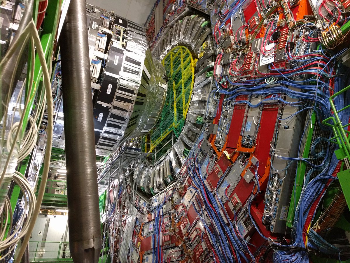 MWNautilus's tweet photo. #CERNOpenDays2019: Some of my images taken at yesterday's https://t.co/zTGAlpYzxL #DistributedComputing team visit of the #CMS detector at #CERN - just amazing! #CERNOpenDays #DC #VC #CitizenScience #DIY #Rechenkraft #tecSPACE #Piraten #hackerspace #BOINC #LHC #myCMSvisit https://t.co/5RF7XbDWmy