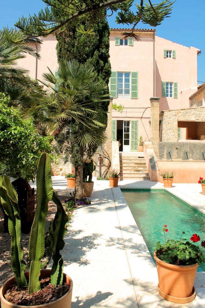 TUIDeutschland's tweet image. Klein, schick und charmant darf es sein? Dann werden dich diese TOP 10 schönsten Boutique Hotels auf ☀️#Mallorca☀️ auf jeden Fall überzeugen ➡️ tui.com/short/QO3RN #TUIBlog