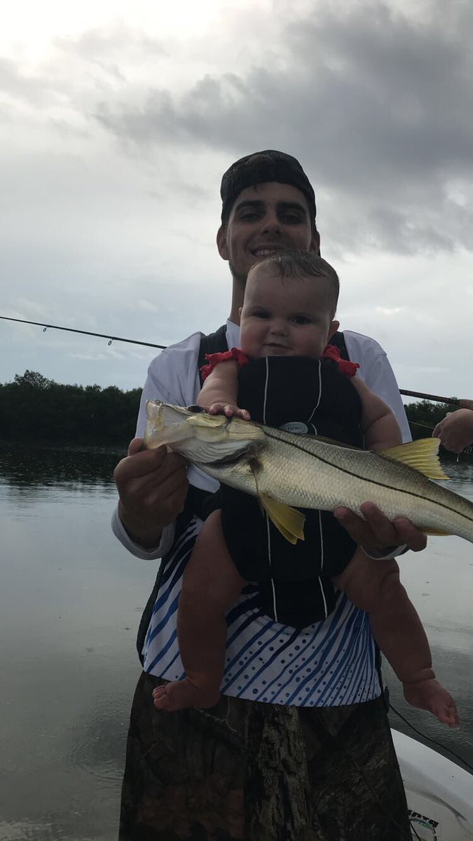sarauribeee's tweet photo. Peyton loves to fish already🎣🥰 https://t.co/9iLH4kLvil