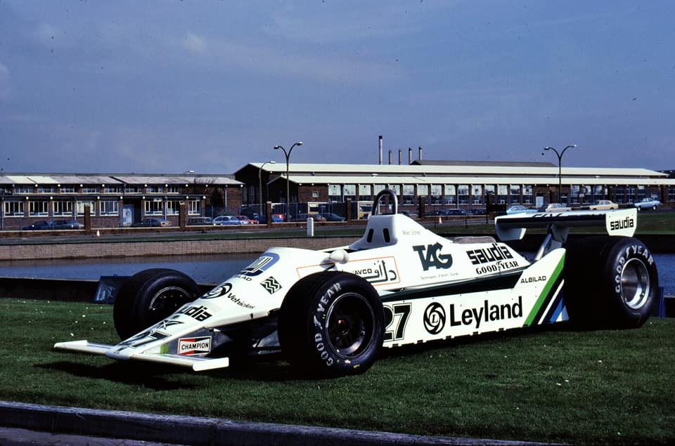 CompareHgv's tweet photo. 1980 FW07 Formula 1 car and supporting Leyland race truck.

#LoveTheLorry #F1 https://t.co/orfQ45IJnf