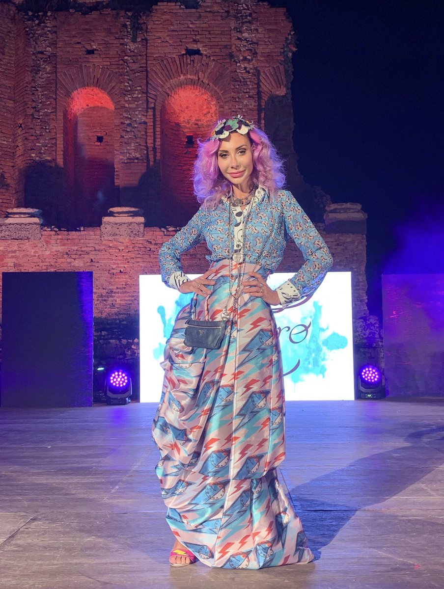 vormakeup's tweet photo. Teatro greco di Taormina, #thelookoftheyearitalia, well done, si parte per #mfwss20.
Grazie @BSELFIE_  per la partnership e si prosegue a Milano! https://t.co/G0BIo3KK31