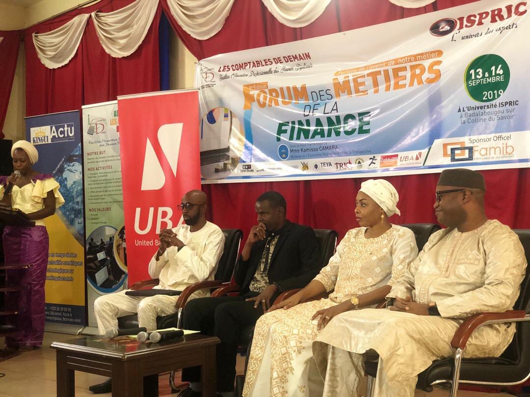 CommerceMali's tweet photo. Félicitations à @JklBamako et à la fondation Friedrich Nauman pour la première édition de la soirée gala sur l'expérience les défis et réussite et perspectives de l'entrepreneuriat. C'était le samedi dernier à Azalaï Hôtel Salam, sous la présidence de Mme le Ministre @Safia_Boly. https://t.co/hVobonxxqu