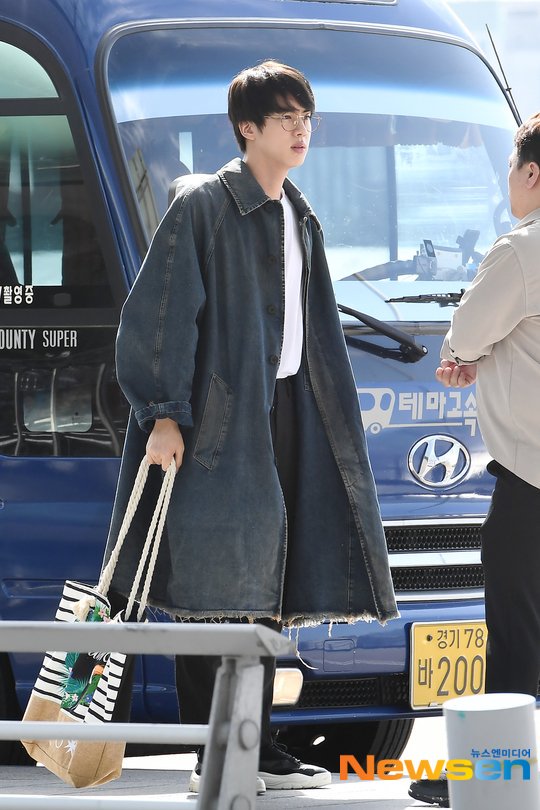 BTS_National's tweet image. for ARMYs who looking for Jin today! 💓 #BTSisBack
#PCAs #TheConcertTour #LoveYourselfSpeakYourself @BTS_twt