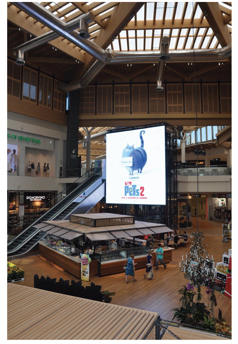 ScreenLineSrl's tweet image. ➡️ Great installation and clever use of the transparent led at Il Centro-Milan.
Proud of the excellent work of our 98 cabinet Nexnovo NR3 Pixel Pitch 3.9x7.8 for a total of 45,5 mq.
#screenline #transparentled #visualcommunication