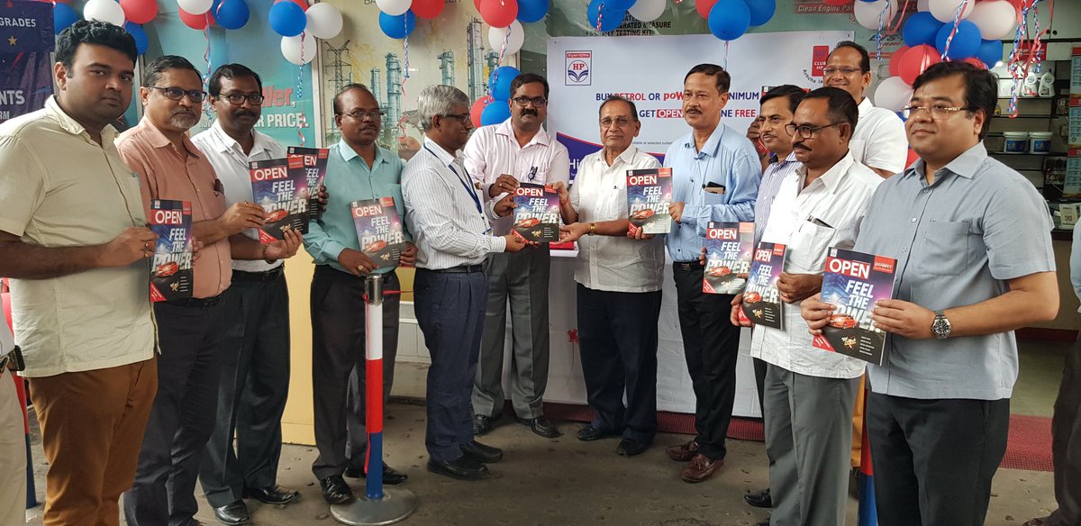 hpcl_Kolkata's tweet photo. CGM EZ inauguarates Campaign along with dealers of Kolkata Regional Office at Auto Care Centre, Kolkata #MSCampaign #OPENMagazine
@HPCL https://t.co/5zJ1hL7l6i