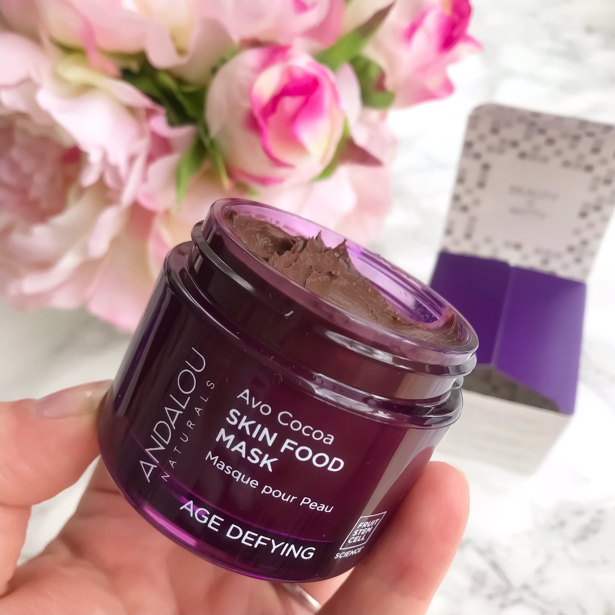 So good you’ll want to eat it.... but don’t. Our Skin Food Mask is made with ingredients so rich your skin will eat them up and thank you for it.⁣
⁣
Dermatologist-tested, Certified GMO Free, Vegan, Certified Cruelty Free, Certified Gluten Free.