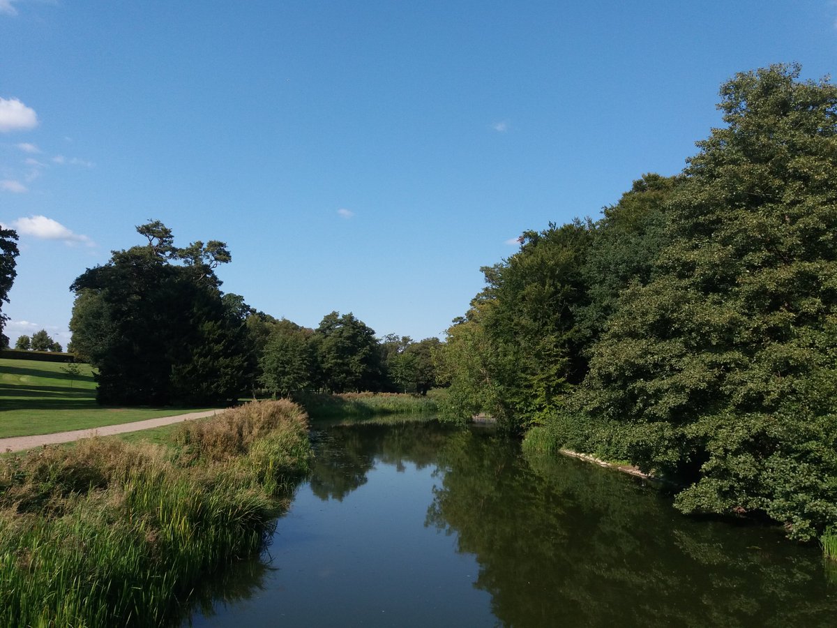 naesbib's tweet photo. Har du hørt om Bookwalks? Hvor vi taler om bøger, mens vi går langs med Susåen og ind i Herlufsholm-skoven. En god kombination af litteratur, natur og sundhed. https://t.co/Q2pLwDBO6G https://t.co/c0AZP0mlS0