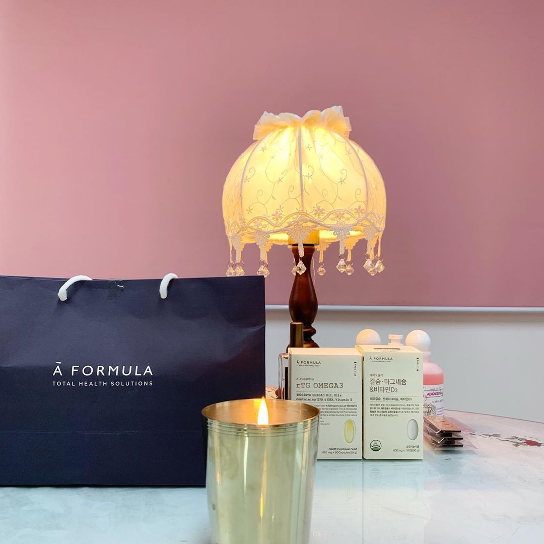 functionlove's tweet photo. [TRANS] 190916 f(Luna) = Instagram Update: "Hot new product #aformula is recommended as a women's best!" https://t.co/jwSIiE04DZ https://t.co/h67C8psiHW