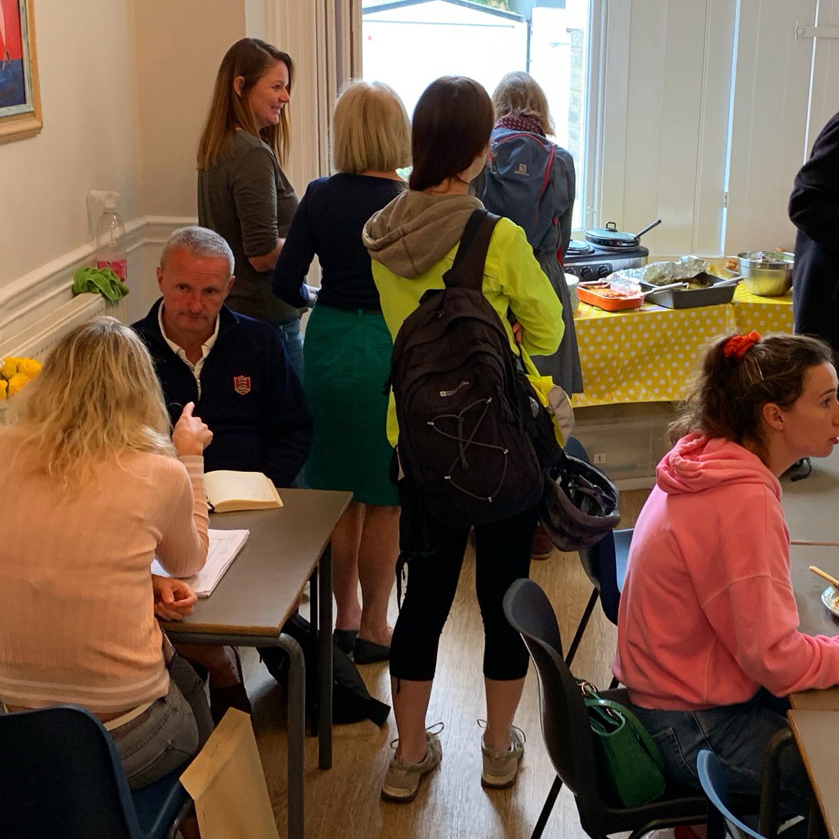 TRJFPtwickenham's tweet image. Wow! It’s getting busy. Lots of yummy things to eat. Open till 1pm @etnacentre #jointhequeue #lovefoodhatewaste #feedbelliesnotbins #healthyrecipes #communitycafe #payasyoufeel #buzzing