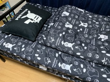 すでに品薄 大人も使える クールでイイ感じ 思わずカゴへ しまむら ポケモン ピカチュウ コラボ寝具が超話題 2 2 いまトピ