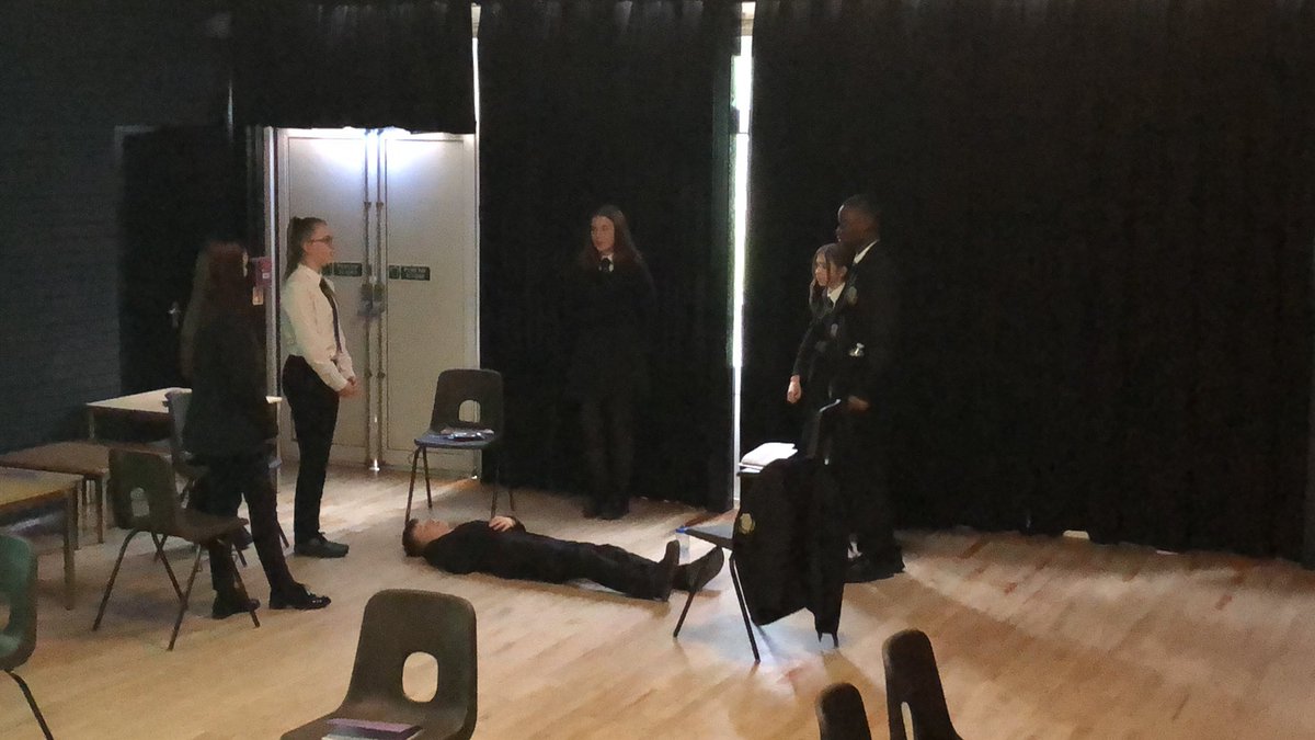 StreetlyDrama's tweet photo. Year 10 using different types of staging in their devised lesson today! #itsallperspective #ignitingpassion https://t.co/NqKJZaYiUd