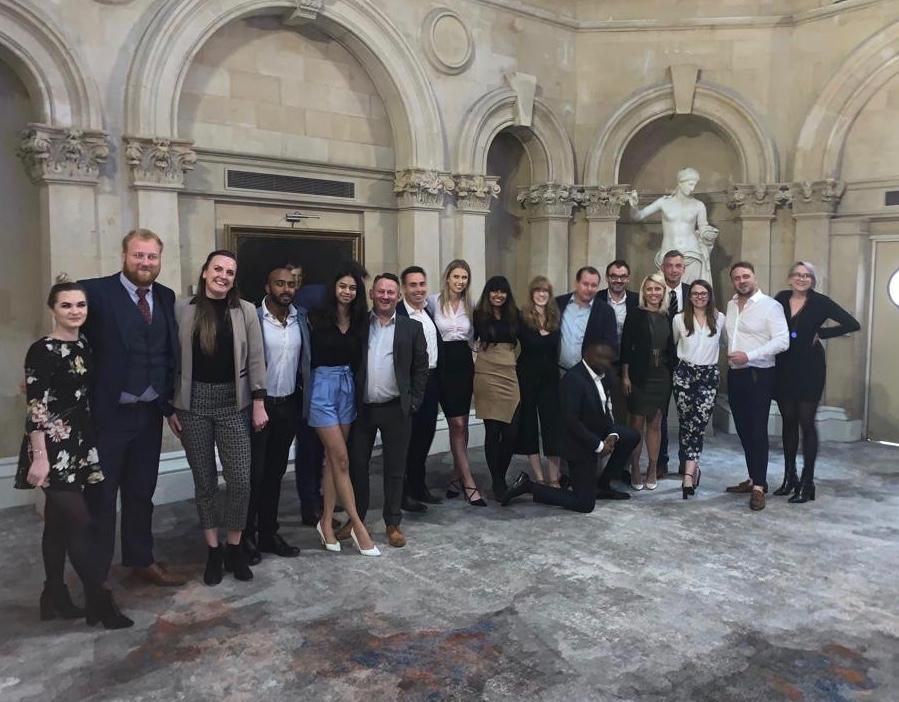 MonumentPromo's tweet photo. There are meetings then there are meetings!
For our recent Events Strategy Meeting in #Bristol, the team met with other business owners to discuss upcoming trends.
Always a pleasure to put faces to names and companies to personalities!
#MonumentMeetings @MarriottBristol https://t.co/O3hZrrpbUM