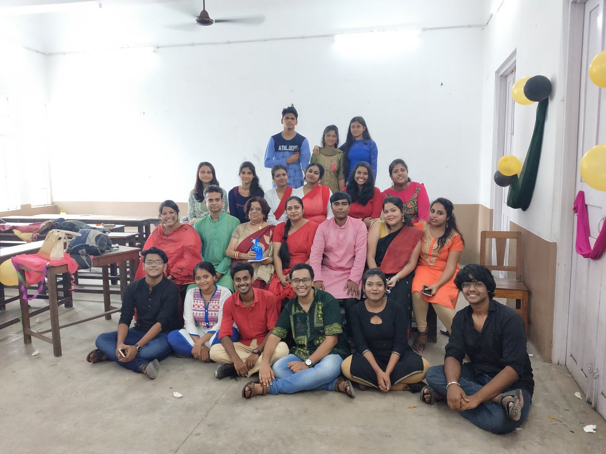 CollegeChandra's tweet photo. Teachers' day observed by the students of the dept. of English. Hcc https://t.co/kslMKsHwtm