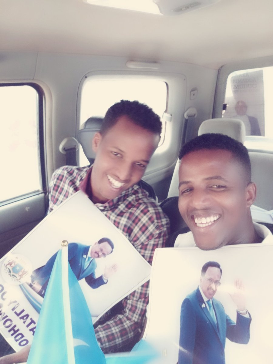 EngFafale's tweet photo. Farxada naga muuqato waa so dhawaynta hogaamiyaha ruuxigaa H.E @M_Farmaajo oo mardhow kaso dagi rabo #Dhusamareb,#Galmudug,#Somalia.

Soo dhawaw mudane madaxwayne https://t.co/RQSRxM4GHT