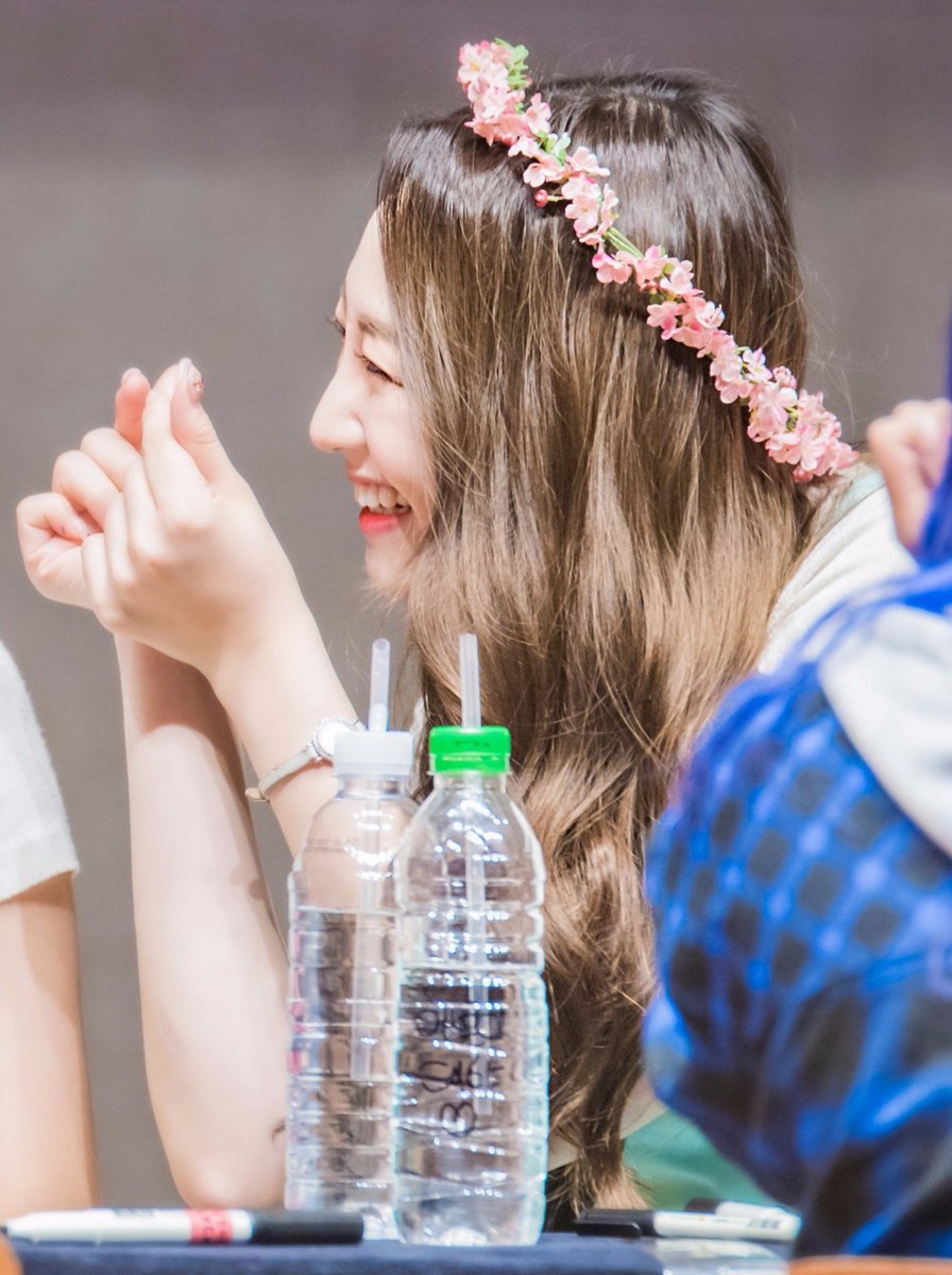 KimTaehaPH's tweet photo. Your smile will always be our happiness. 👑💕
©️TTRO📷
#모모랜드 #MOMOLAND #モモランド #태하 #Taeha #テハ #AegyoQueen #WeStayTogether #OurCheonsa #Taehaegyo #MainVocalist
-AC https://t.co/9UcU6tmbKs