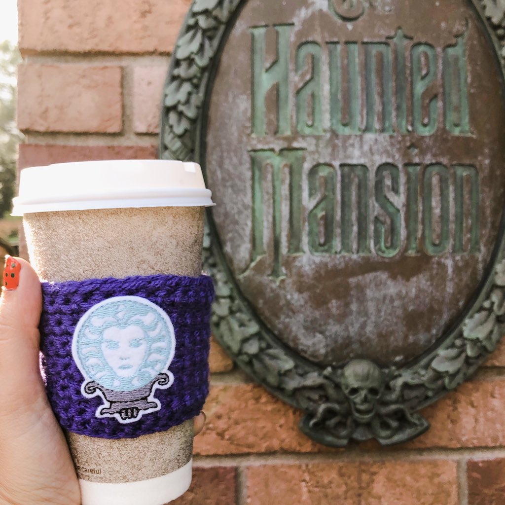 caseyscrochetc's tweet photo. happy #hauntedmansionmonday! 👻🔮🕸🥁 this is my favorite attraction in all of walt disney world, what’s yours? 👇 
#caseyscrochetcorner #ccc https://t.co/lXj3fBOLFO