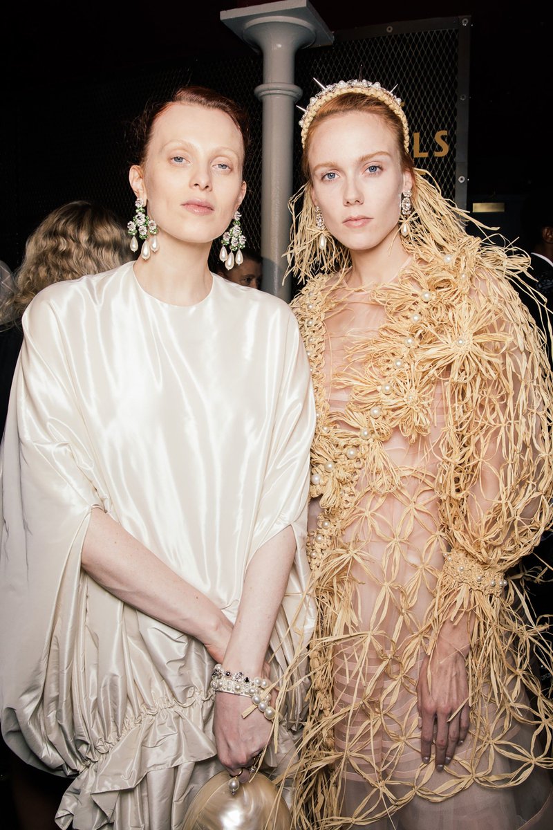 Corey Tenold’s Best Backstage Photos From #LondonFashionWeek Spring 2020 buff.ly/2NdvrId via <a href="/voguemagazine/">Vogue Magazine</a>