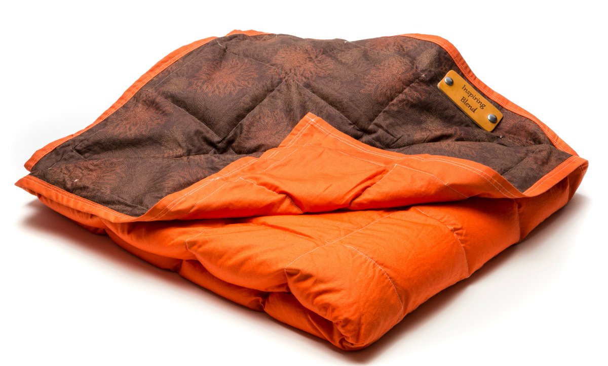 MyCalmEssence's tweet photo. What's your family's favorite fall activity? 🍂

https://t.co/9jC7hE4r9G
#autumn #weightedblanket #wellness #family https://t.co/vEKDAnKhIE