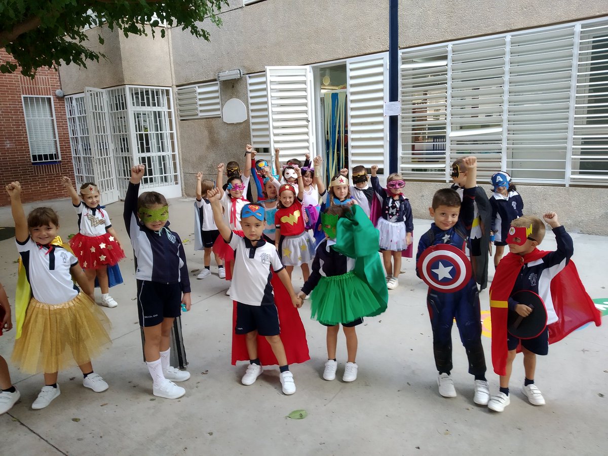 csabea1's tweet image. Superhéroes y heroínas.