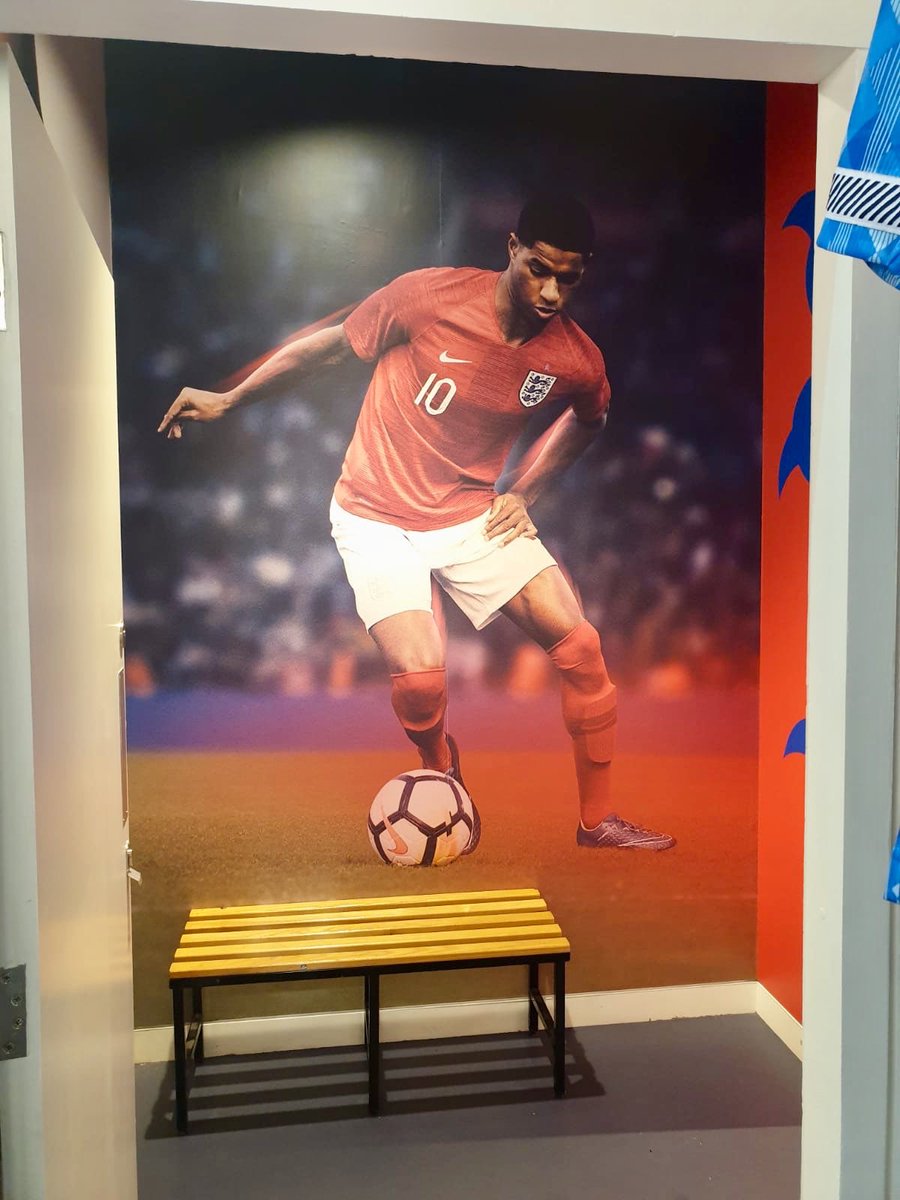 Glasshouse_GH's tweet photo. Another visit to @wembleystadium to completely revamp the merchandise store, giving it a fresh new look! ⚽️
 
#print #printing #design #graphicdesign #largeformat #wembley #football #store #sports #threelions #retail #POS #brand  #largeformatprint #largeformatprinters https://t.co/joXE3qxISB