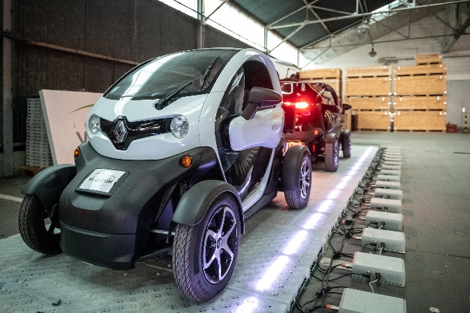 vedecom's tweet photo. [#VéhiculeElectrique] @VEDECOM présente sa piste de #Recharge par #InductionDynamique au #Solar_Decathlon_Africa_2019 du 16 au 26 septembre : une solution pour multiplier par 6 l’autonomie du véhicule électrique #Maroc @FAAR_Industry
https://t.co/TiFd2x6INP https://t.co/D9kAhzU5lY