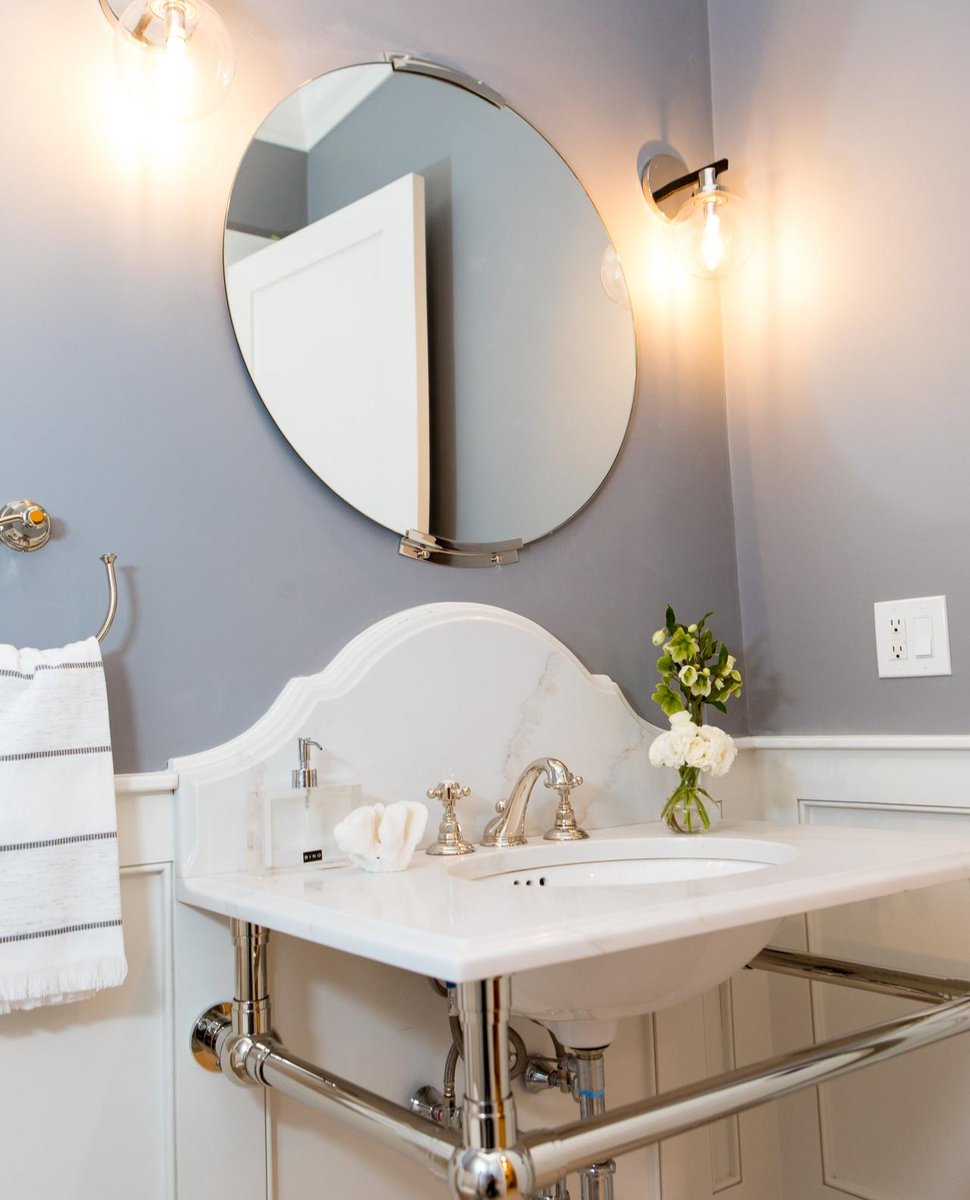 Catalyst_Dev's tweet image. When you mix sources: Restoration Hardware metal base vanity + custom fabricated vanity top and backsplash. #interiordesign #design #home #homedecor #bathroomdesign #interior #interiors #restorationhardware #needham #boston