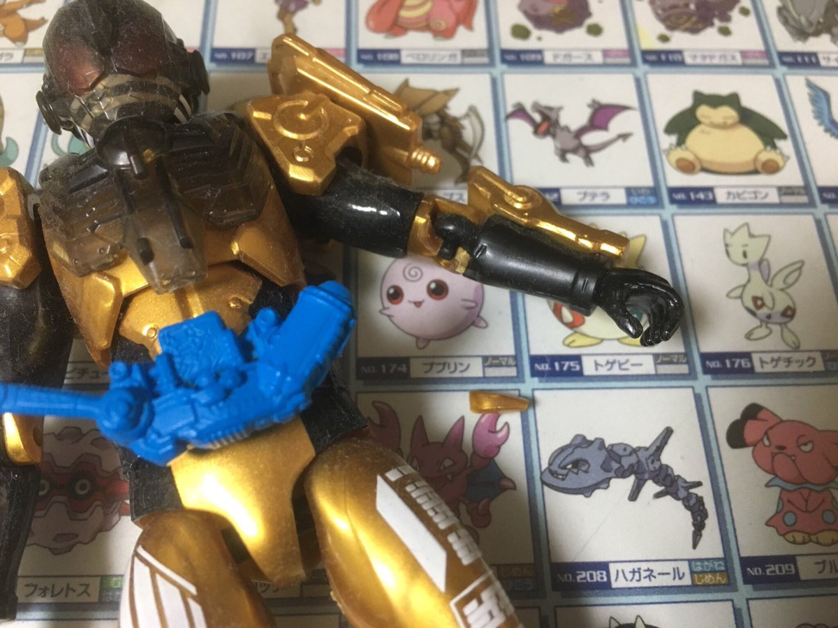 Kazu 購入から半年以上 うちのrkfグリスの金プラの関節が経年劣化でついに壊れちゃったので元気だった頃の姿を 金プラは大切にしてても絶対壊れる運命だから新しいの買ったって意味ない すごくお気に入りだったのにもう遊べないのが辛すぎる T Co