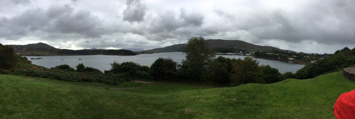 MissHamid1's tweet photo. โญ๏ธ A lovely first day exploring our values. Beautiful walk in Portree โญ๏ธ #Focus @Columba1400 @Mrkmcfarlane90 @EnglishDept_HHS https://t.co/dM6EYk7ad8