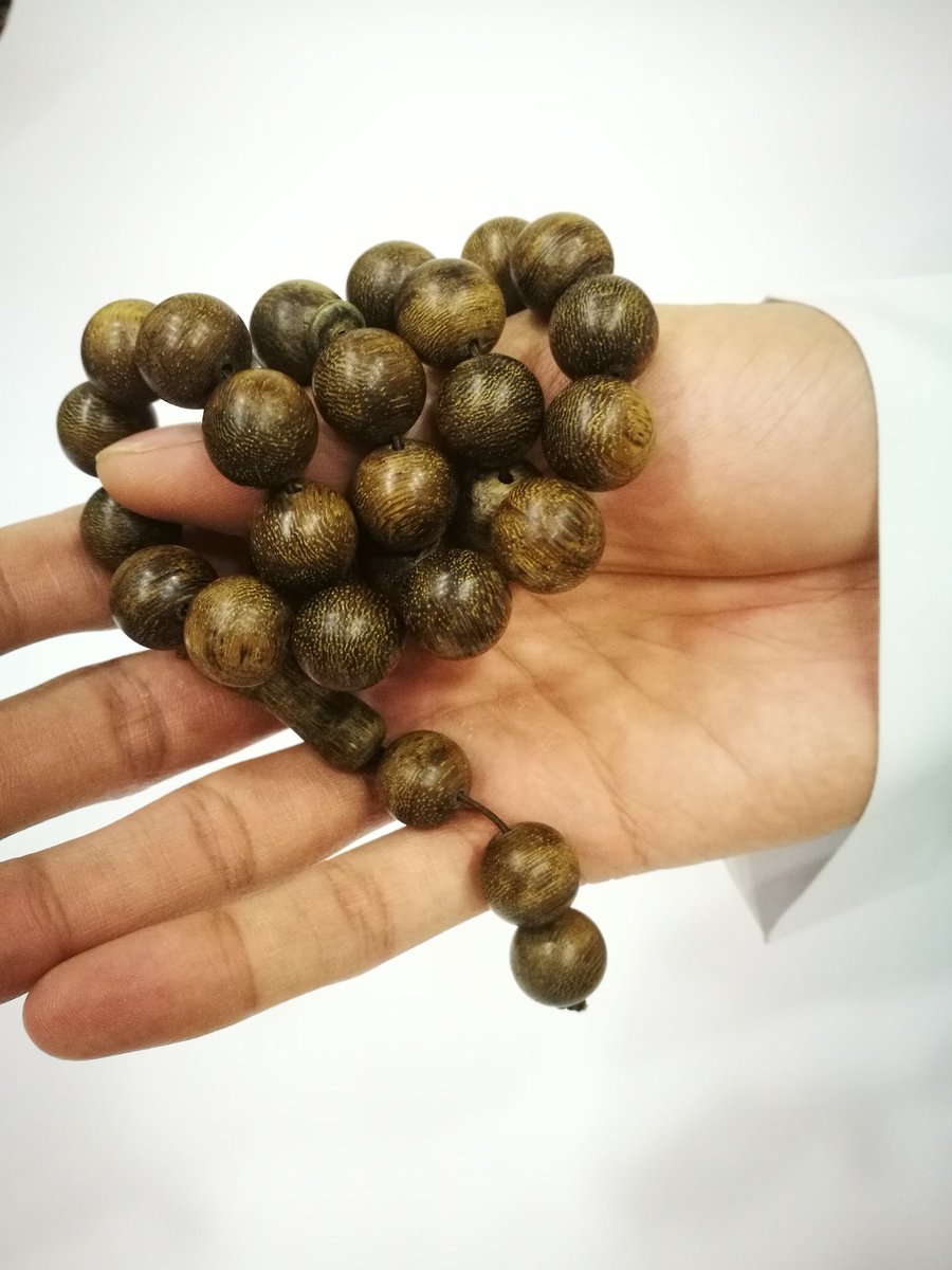 سبحة خرزها عووود👌
400 ريال

+966542002024
#عود