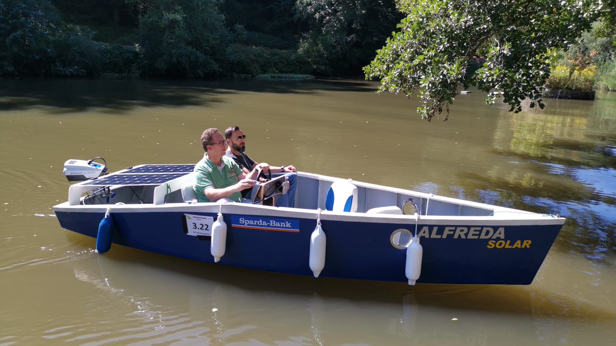 pl_rlp's tweet photo. Startschuss für die Solarbootregatta 2020, in Bad Bergzabern trafen sich interessierte Lehrkräfte der Realschule plus. Fachlehrkräfte werden gemeinsam mit ihren Lerngruppen ein "seetaugliches" #Solarboot entwickeln und herstellen. Ziel: im Sommer 2020 eine #Regatta durchführen. https://t.co/NhQUIJD5TV