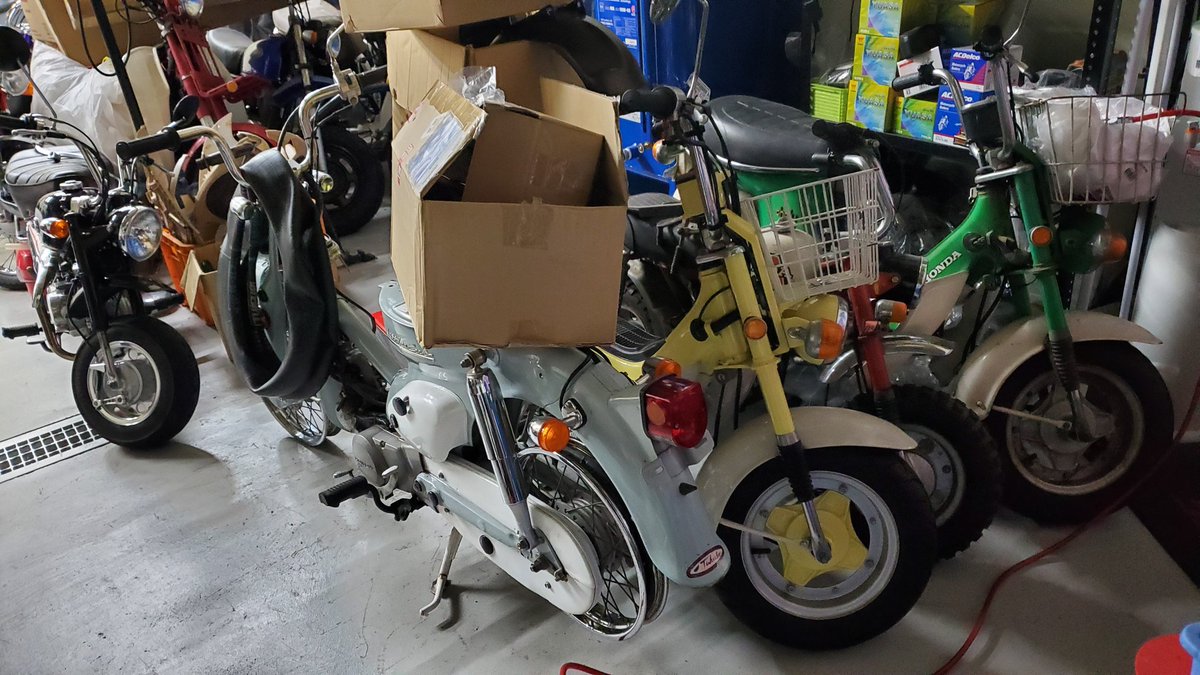 Ehimechalyowner's tweet photo. ハーネス結局分からずいつものバイク屋さんに！格安にて配線終了！！！
とても親切なので皆さん是非！😊
ウエット&amp;サンドブラストも！
4mini専門店じゃないですよ（笑）詳しくはこちらに！
https://t.co/gIIsy6znzT

 #バイクファクトリー
 #ファーストギア
 #fastgear https://t.co/cfYEG8jYy6