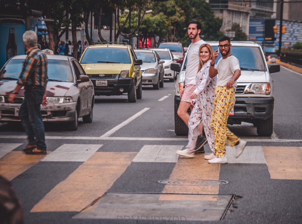 Activos Loreto locutor <a href="/LoretoLocutor/">Loreto Locutor</a> tambien @entrenaporsalud Eyra Morales y Enzo @lavozdelarumba FELIZ #lunes #comienzodesemana #chacao #semana