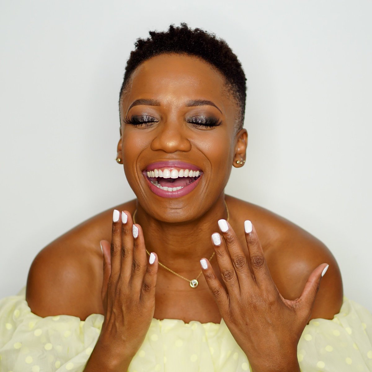 economyofstyle's tweet image. Embracing fall's Pistachio green color, on my eyes! I saved so much on mascara in the @beautybrands #BBLashBash event that I was able to stock up on a new palette and more. Watch me create this look using what I bought: bit.ly/2klHSoD #AD