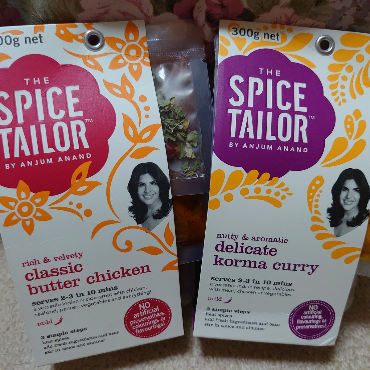 weald1996's tweet image. 先週 フォローさんがオススメされてたカレーをイギリスに行ってた姉が買ってきてくれた😍 食べるのの楽しみ😋 #spicetailor