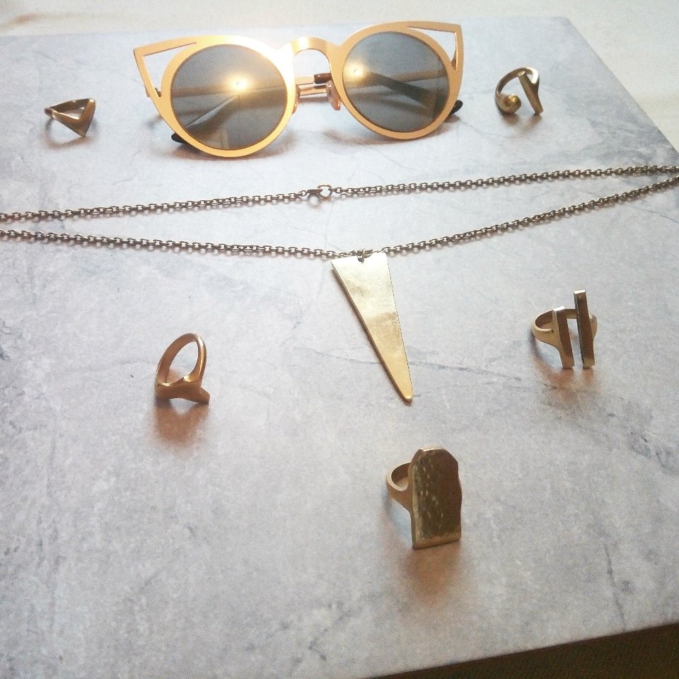 HeraStore2's tweet photo. @OsamaOtero We sell handmade pure brass accessories.  Necklaces Ksh 1000-1200, also rings Ksh 500.
We also have amazing packaging https://t.co/lsQGWLfNmr