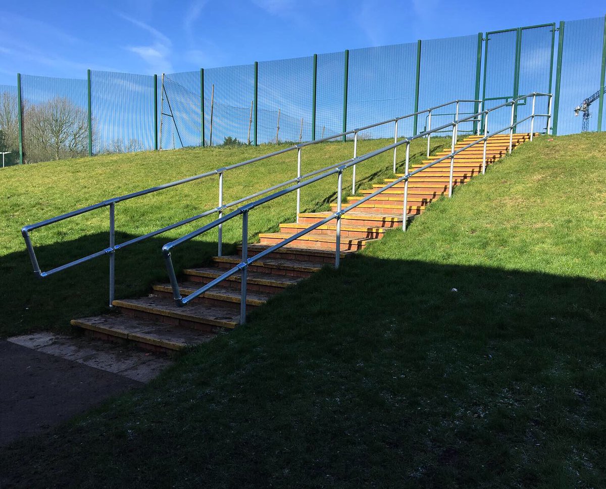 ABCFencingLtd's tweet photo. ABC Fencing Kee Klamp Hand Rail: Cost effective & durable hand rail option.
https://t.co/ikDEeCqPcK
#abcfencing #fences #gates #automation #handrail #strong #sturdy #simple #but #effective #fencing #fixed #fencecontractor #construction https://t.co/CCKUQrFTt0