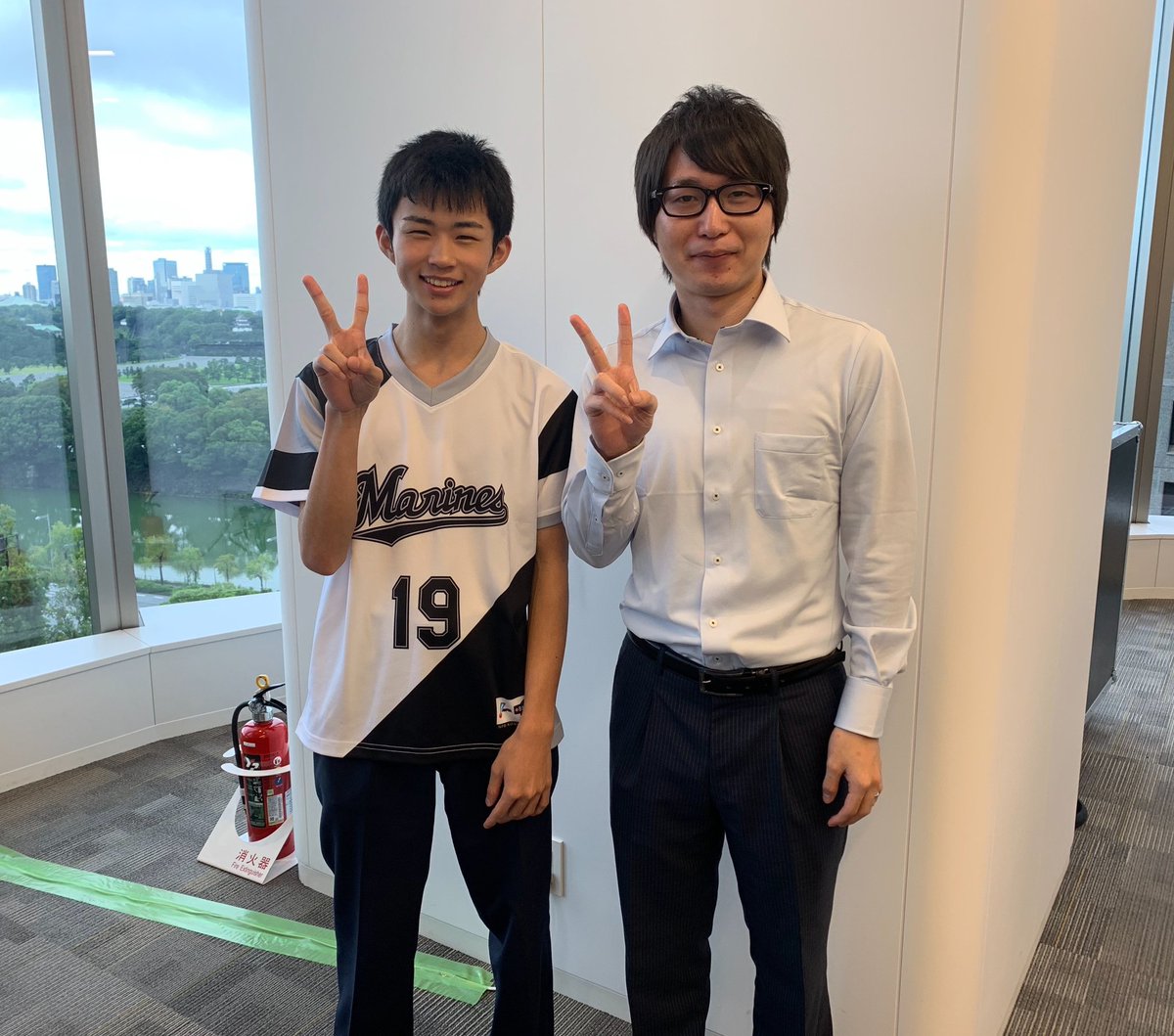 柳虎士郎 ゆさ 憧れのたいじさんとツーショットを撮っていただきました 僕のスプラトゥーンを始めたきっかけでもあり パワプロを始めたきっかけでもある方なので めちゃめちゃ緊張しました 笑 そしてさんらいく師匠とたいじさんとの写真 文字数的 柳虎士郎 ゆさ 憧れのたいじさんとツーショットを撮っていただきました 僕のスプラトゥーンを始めたきっかけでもあり パワプロを始めたきっかけでもある方なので めちゃめちゃ緊張しました 笑 そしてさんらいく師匠とたいじさんとの写真 文字数的