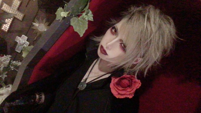 コフィンきるしゅたいん⚰️ https://t.co/4IG0c7whot<a href="/tag/visualkei"class="tags"><span>#visualkei</span></a><a href="/tag/%E5%B9%B3%E6%B8%85%E7%9B%9B"class="tags"><span>#平清盛</span></a><a href="/tag/%E9%AD%94%E7%95%8C%E7%94%9F%E3%81%BE%E3%82%8C%E9%AD%94%E7%95%8C%E8%82%B2%E3%81%A1"class="tags"><span>#魔界生まれ魔界育ち</span></a><a href="/tag/%E3%83%B4%E3%82%A3%E3%82%B8%E3%83%A5%E3%82%A2%E3%83%AB%E7%B3%BB"class="tags"><span>#ヴィジュアル系</span></a><a href="/tag/%E5%B0%91%E3%81%97%E3%81%A7%E3%82%82%E6%B0%97%E3%81%AB%E3%81%AA%E3%81%A3%E3%81%9F%E3%82%89"class="tags"><span>#少しでも気になったら</span></a>