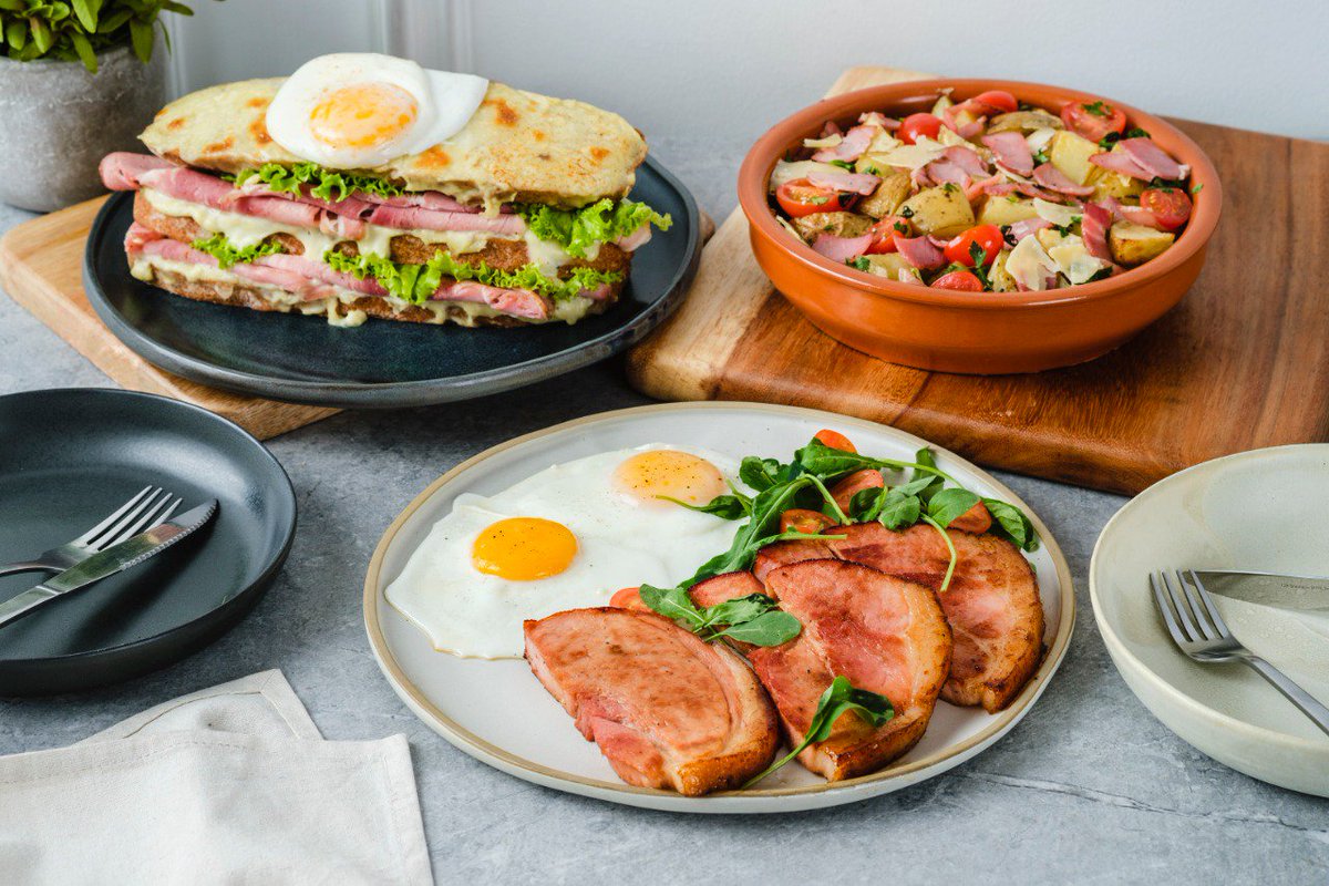 Delimondo's tweet photo. Social nights for the Ber-months just got better! #DelimondoTurkeyHam #DelimondoForestHam #Delimondotasteslikehome https://t.co/lyEV81TPU7