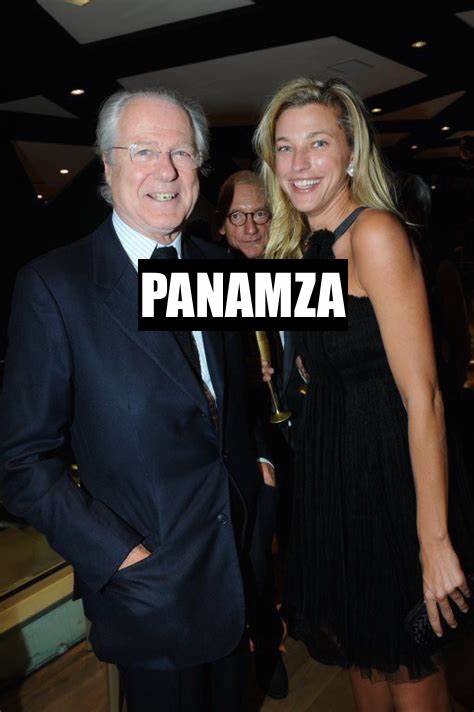 #NicoleJunkermann