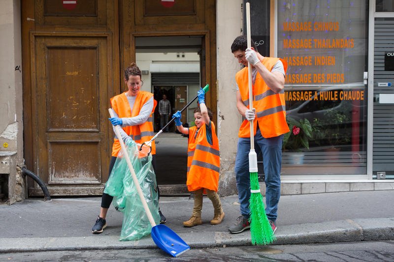 Paris's tweet photo. Le 21 septembre, rendons la Ville plus belle et votre quartier plus propre en participant à la journée mondiale du grand nettoyage !
Inscriptions sur https://t.co/lVMUUEqthW
Tout ce qu'il faut savoir : https://t.co/tO1mNIJDb1
#wolrdcleanupday https://t.co/OSlUDbVFy2