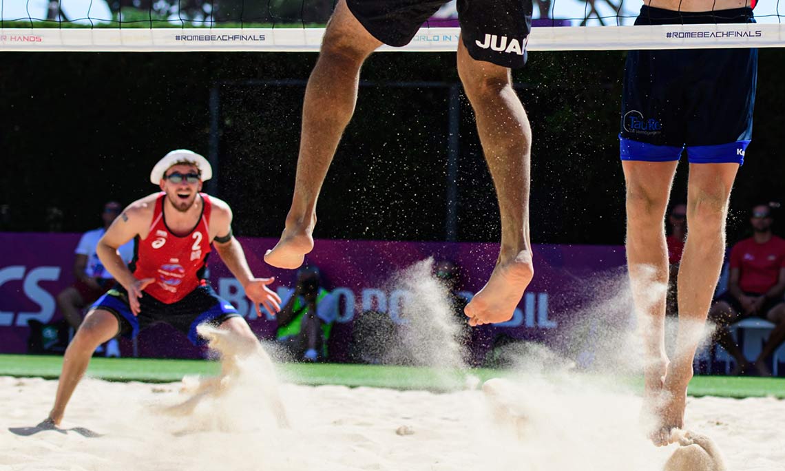Im chinesischen Haiyang sollen Chantal Laboureur/Sandra Ittlinger und Nils Ehlers/Lars Flüggen möglichst zwei Startplätze für die Olympischen Spiele 2020 in Tokio erspielen. Und das mit einem Spielsystem, das mehr als kompliziert ist: bit.ly/2mdY0c9