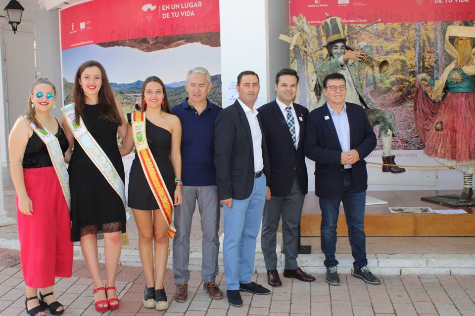 standjccmAB's tweet photo. ▶️📷 Presentación del proyecto turístico del Centro de Interpretación y Museo dedicado a la Familia #Isbert de #TarazonadelaMancha, en @standjccmAB #feriadealbacete2019 #Sivienesvuelves https://t.co/rQDVQlhXGu