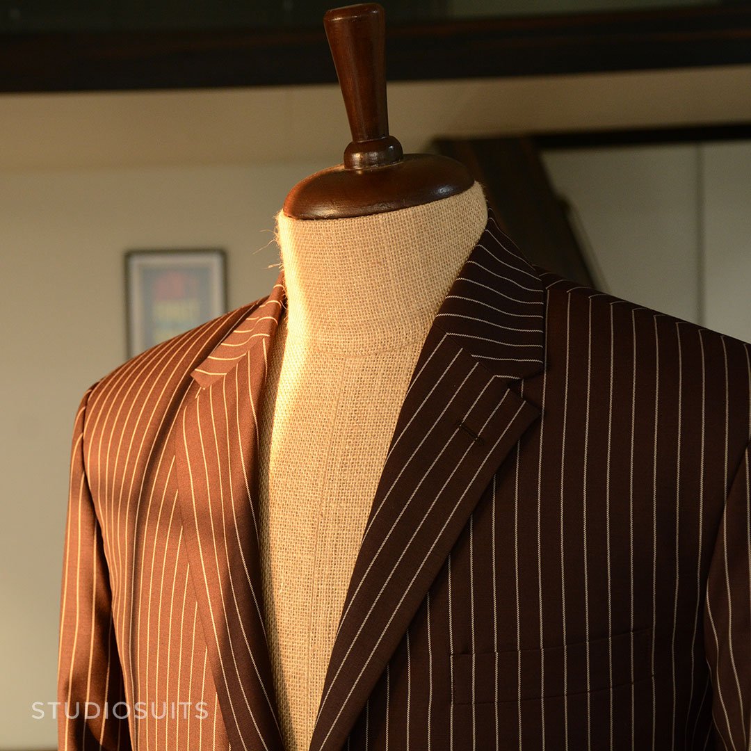 StudioSuits's tweet photo. Customer Order Spotlight !
Suit commissioned by our client from Maryland,USA
You can buy this look from here:
https://t.co/PwzIgmZp5U
Fabric: Napolean Brown Stripe Wool, Buttons: Real Horn Brown, Jacket cuff buttons: Two.
#jacket #stripejacket #mensfashion #menswear https://t.co/n0Fw0VFH3E